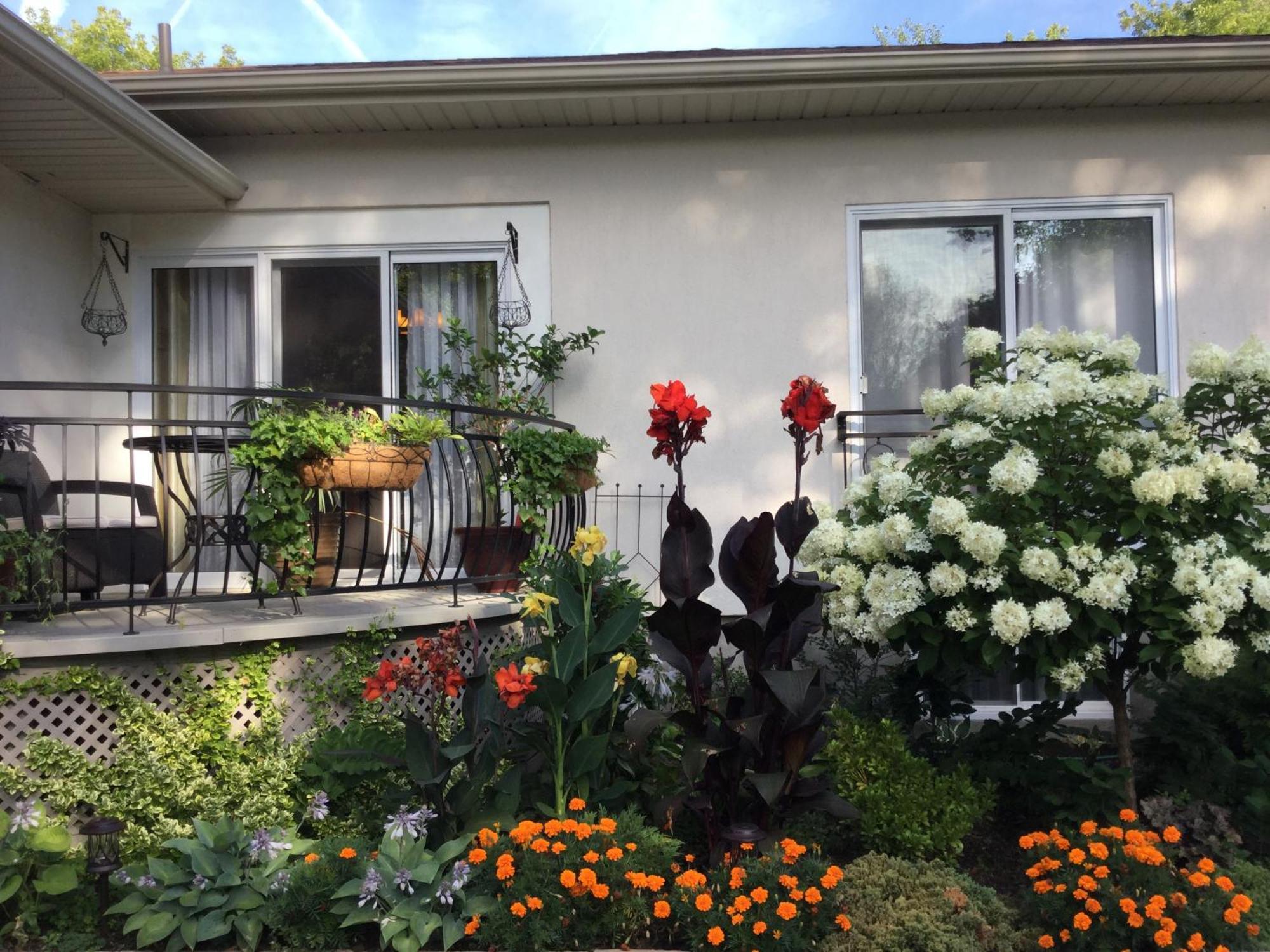 Bed and Breakfast Via Veneto - Old Town Niagara-on-the-Lake Екстер'єр фото